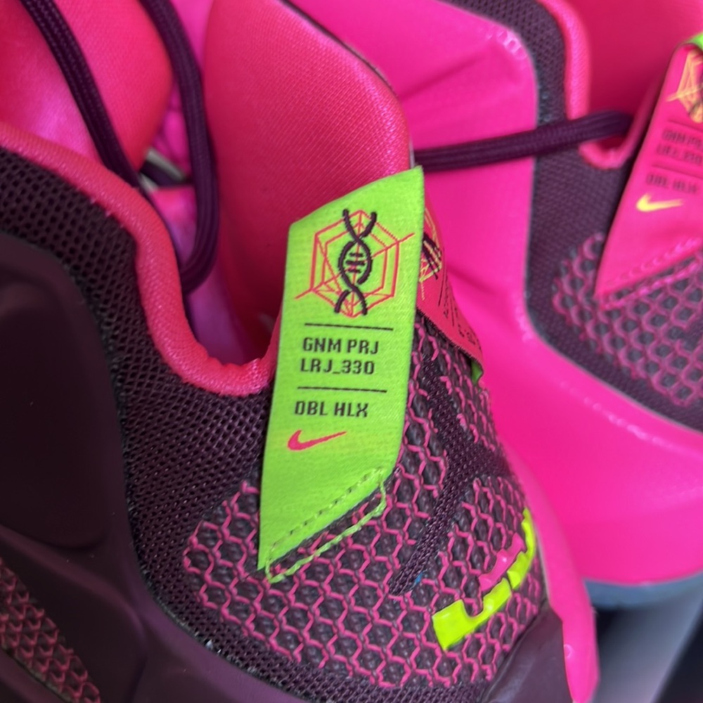 Nike LeBron XV Double Helix Size 9 - Picture 6 of 7